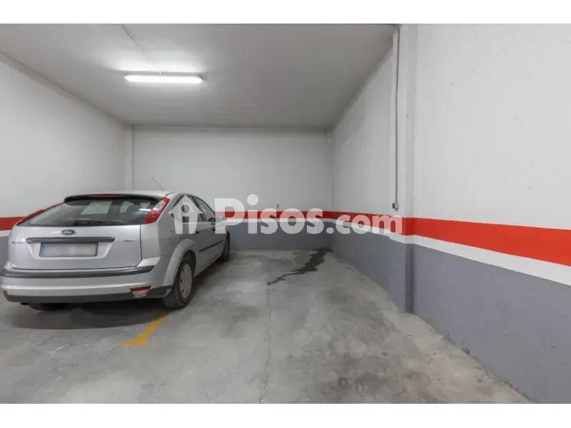 Garage - New Flat with Balcony in Güevéjar