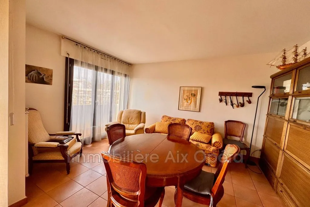 Salle à manger - Appartement Luxueux avec Terrasse à Aix-en-Provence