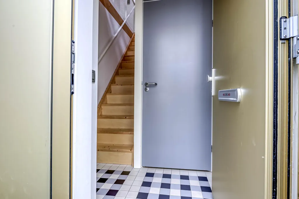 hallway_entrance