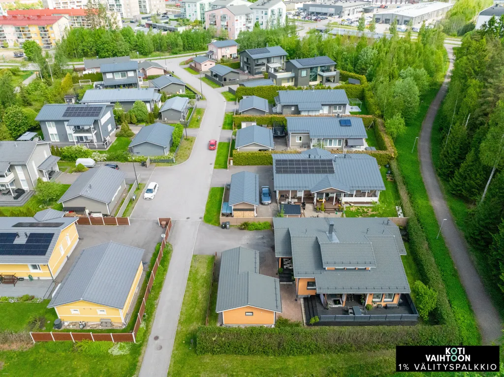 Õhuvaade - Architect-Designed House with Sauna in Tuusula