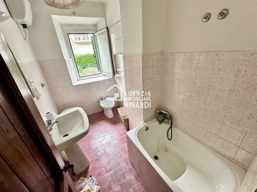 Salles de bain - Renovated Apartment in Sasso Building, Marradi