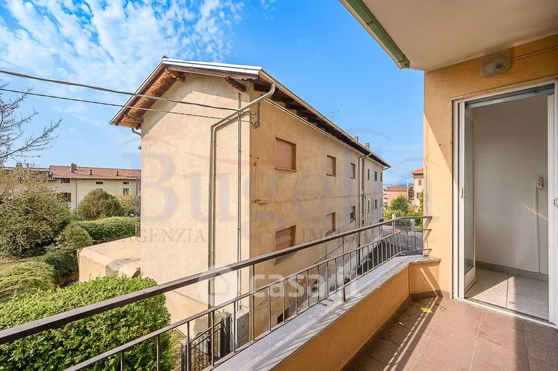 Balcon - Apartment with Balcony in Cossato