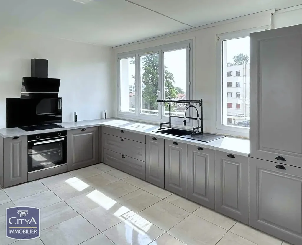 Cuisine - Appartement Lumineux avec Balcon à Saint-Quentin