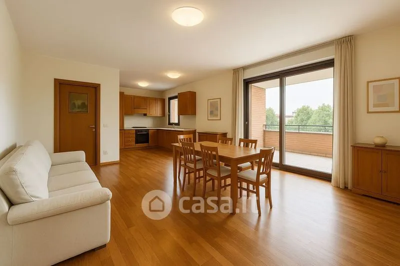 Soggiorno - Spacious 4-Bedroom Apartment with Balcony in Modena