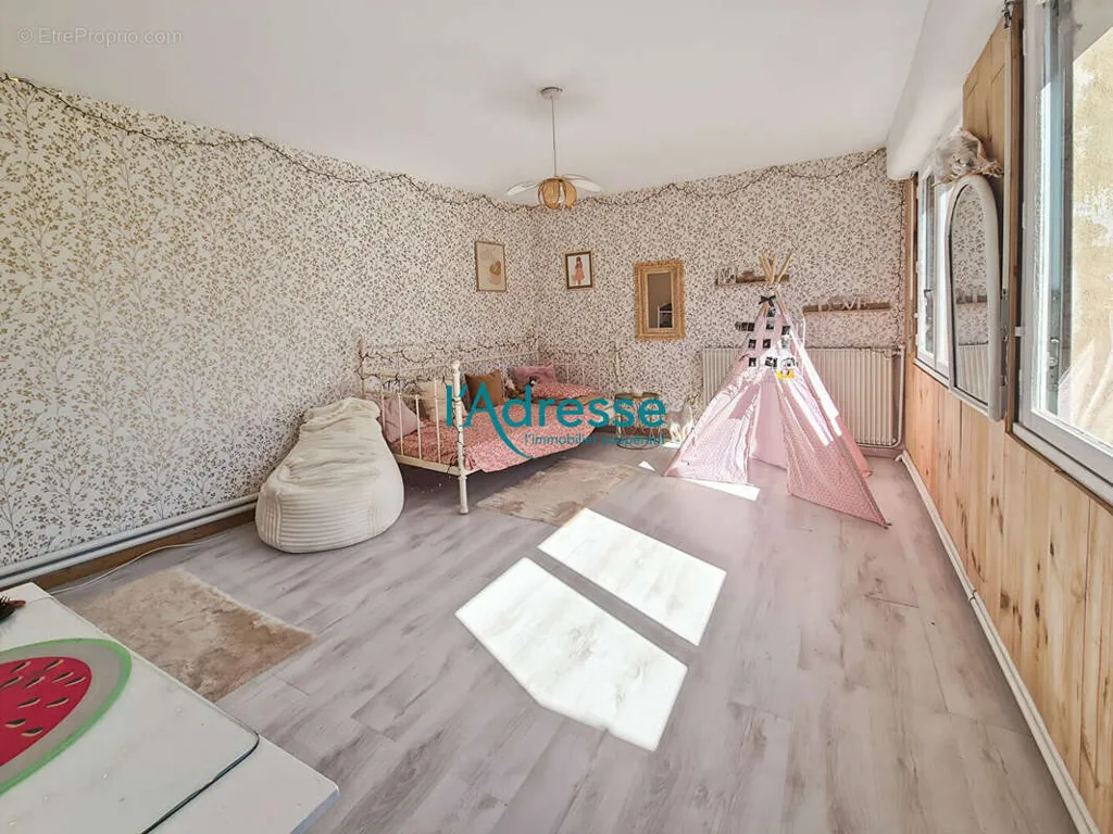 Magamistoad - Property with Constructible Land in Saint Quentin en Mauges