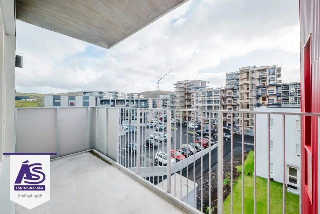 Balcon - New 4-Storey Apartment with Elevator in Hafnarfjörður