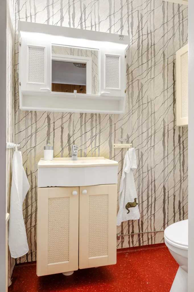 Salles de bain - Spacious House with Garden in Västra Husby