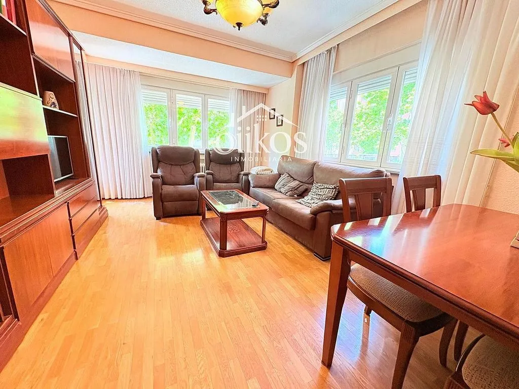 Elutuba - Apartment with Garage in Salesas