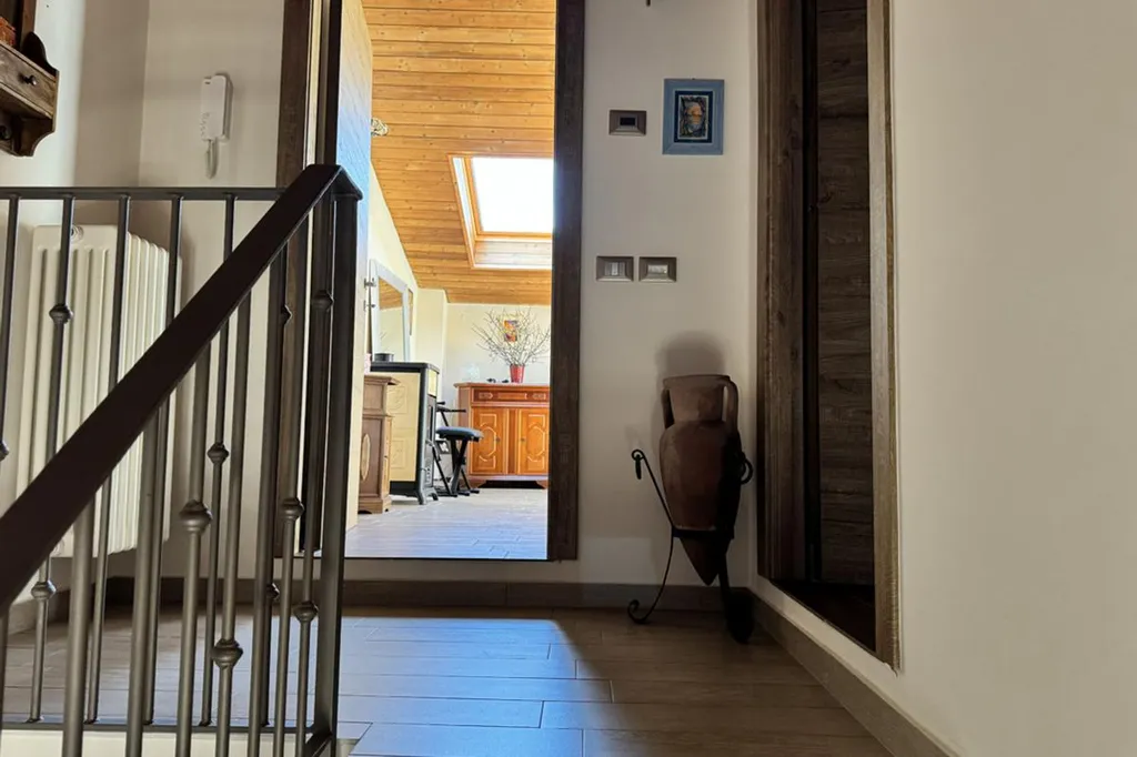 Pièces - Rear-Access Semi-Detached House with Mountain View in Itri