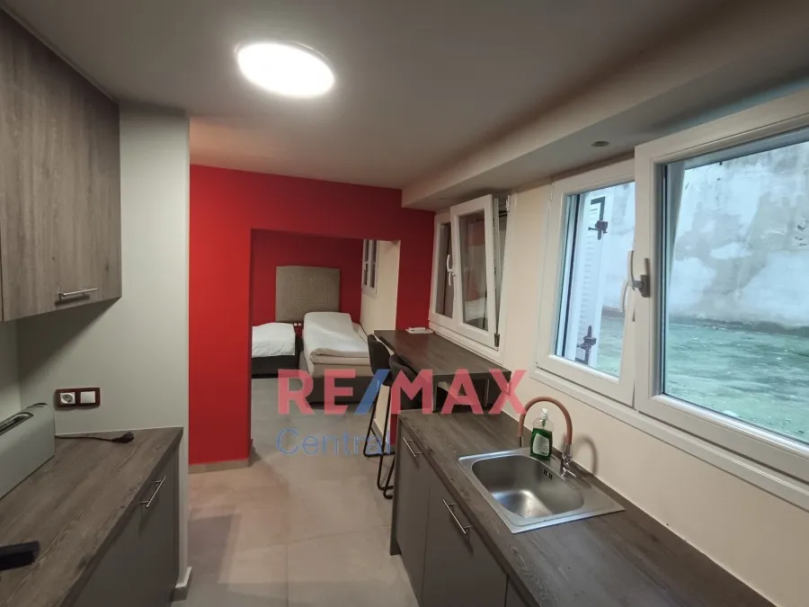 Cuisine - Studio with Security Gate in Athens Centre