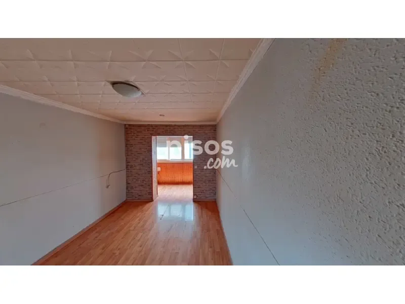 Stanze - Three-Bedroom Flat in Ripollet Centre