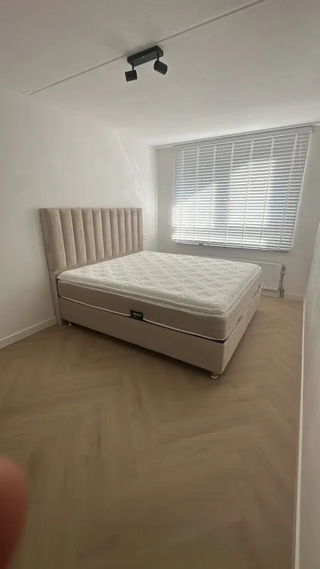 Chambres - Furnished Studio with Balcony in Rotterdam Vreewijk