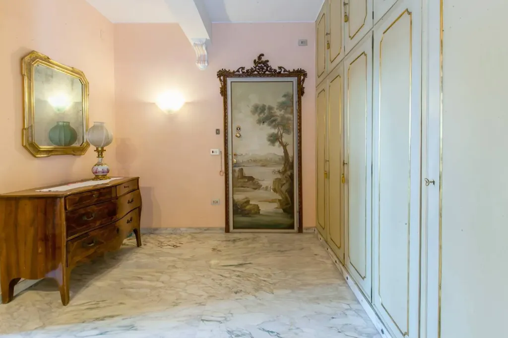 Esik - Luxury Apartment with Garden Views in Milan