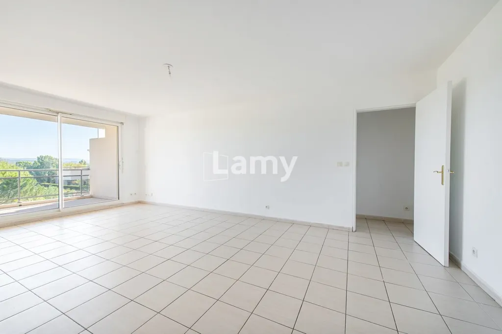 Pièces - Appartement de Type 4 avec Terrasse à Aix-en-Provence