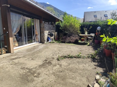 Jardin - Maison de Deux Logements avec Terrasses à Juzet-de-Luchon