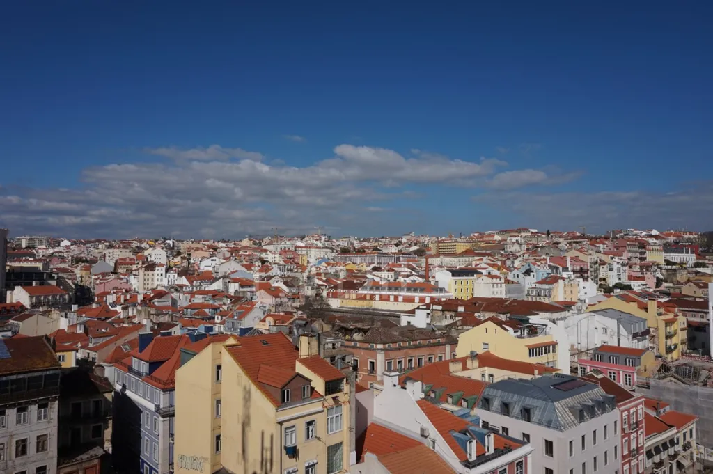 Pièces - T2 Apartment with Balcony in Alcântara, Lisbon