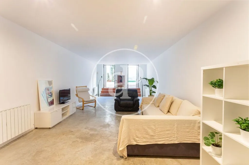 Elutuba - Duplex Flat with Garden in Barcelona