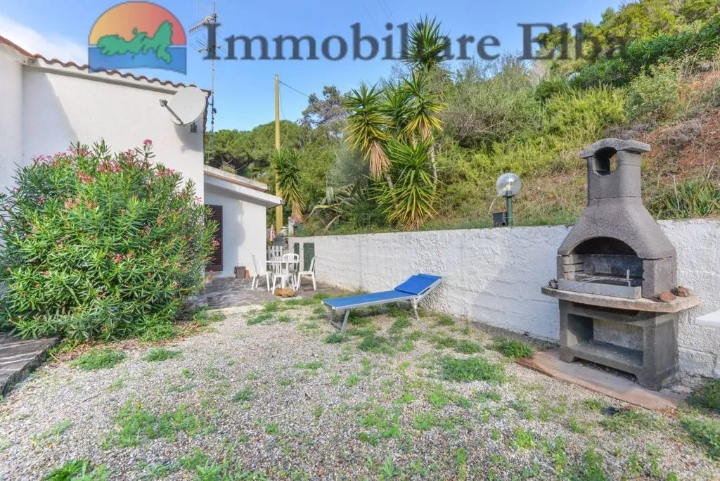 Garden - Seaside Villa with Private Garden in Capoliveri