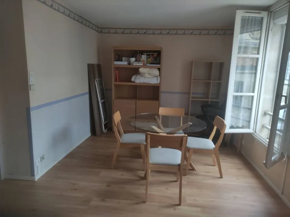 Söögituba - Student Studio with Kitchen in La Rochelle