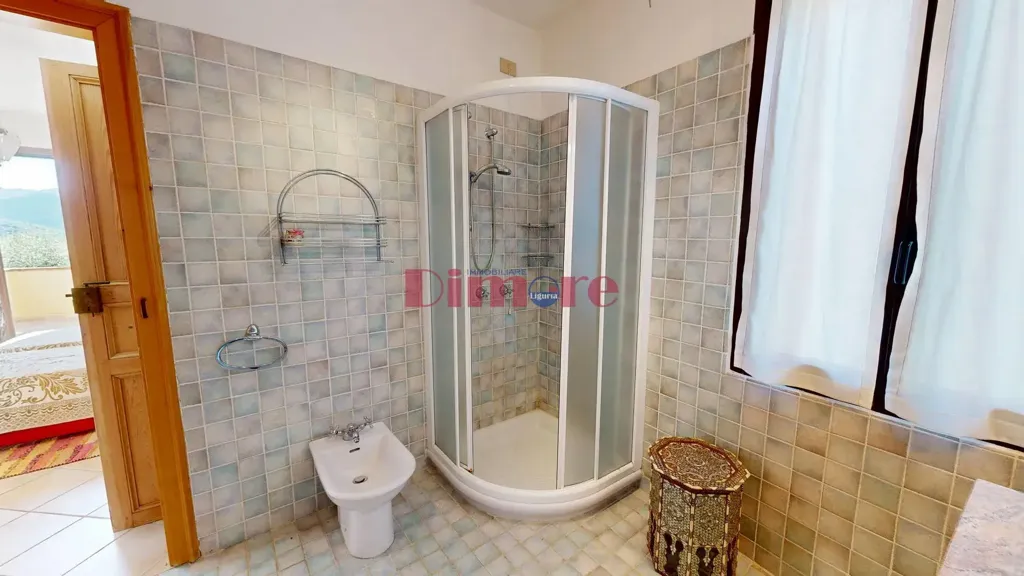Salles de bain - Restored Stone Villa with Open Valley View in Casanova Lerrone