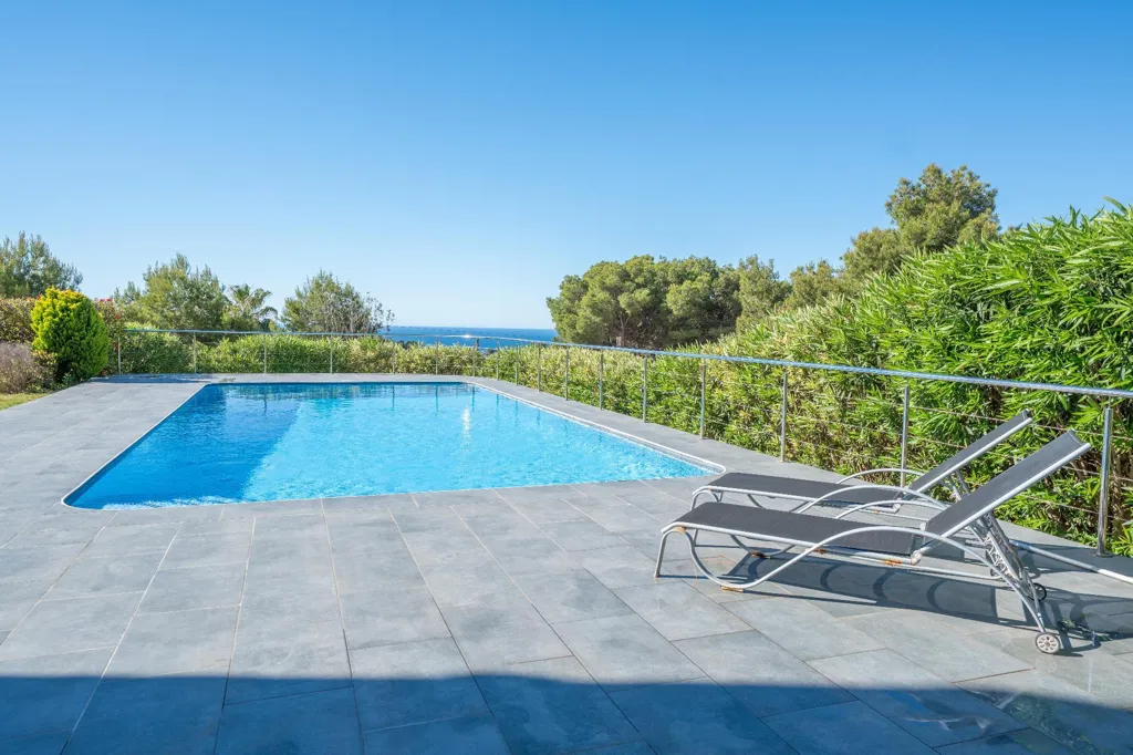 Piscine - Chalet with Sea View and Pool in Cap Martí