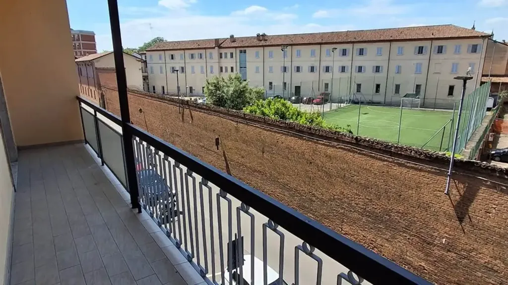 Rõdu - Apartment with Balconies in Piacenza