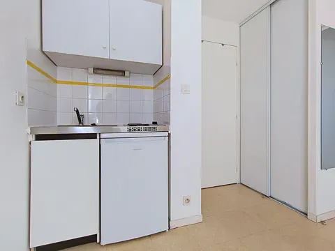 Cucina - Studio with Balcony near Dijon University