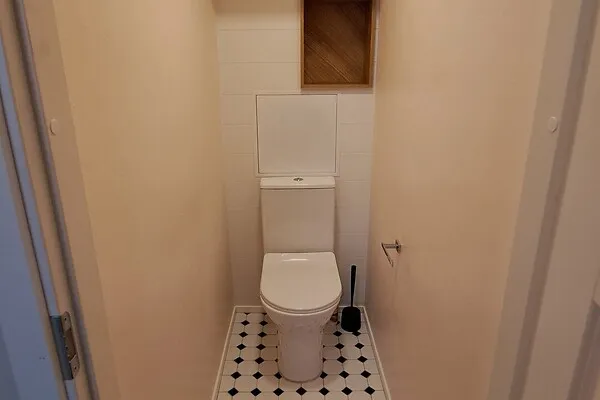 Vannitoad - Renovated Flat with Lake View in Tarbja
