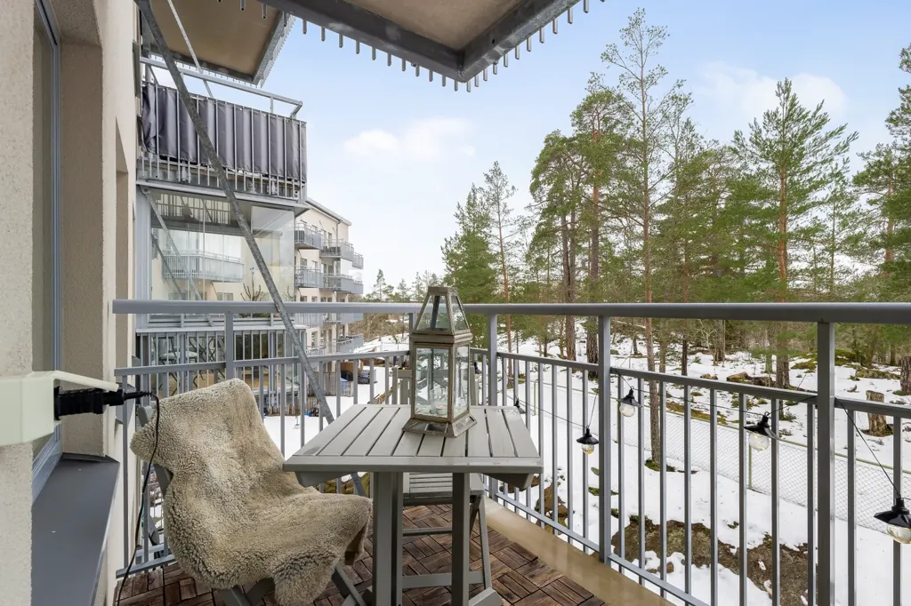 Rõdu - Modern Flat with Balcony in Farsta