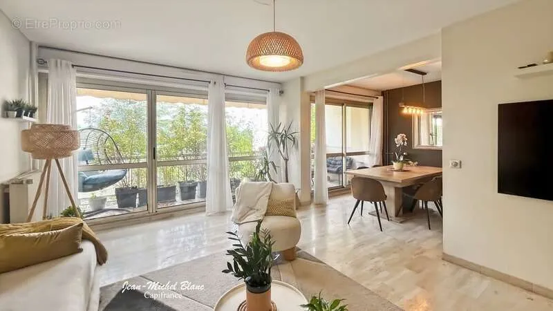 Elutuba - Family Flat with Park in Écully