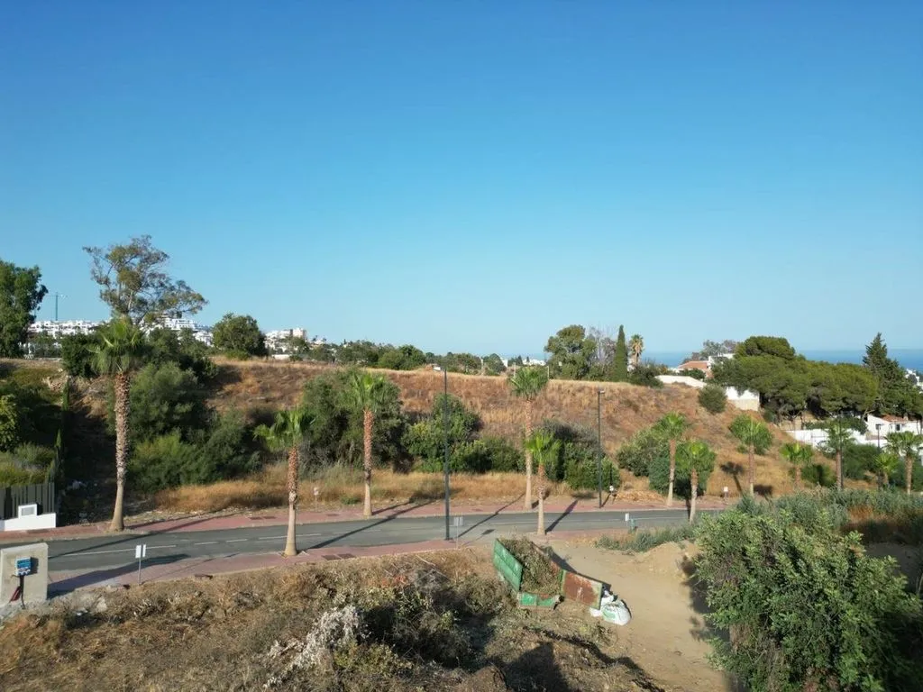 Luxury Villa Plot with Beach Proximity in Benalmádena