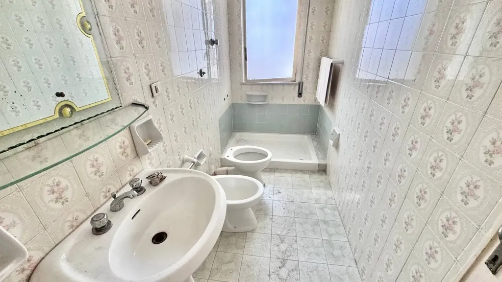 Salles de bain - 4-Bed Apartment with Balcony in Palermo