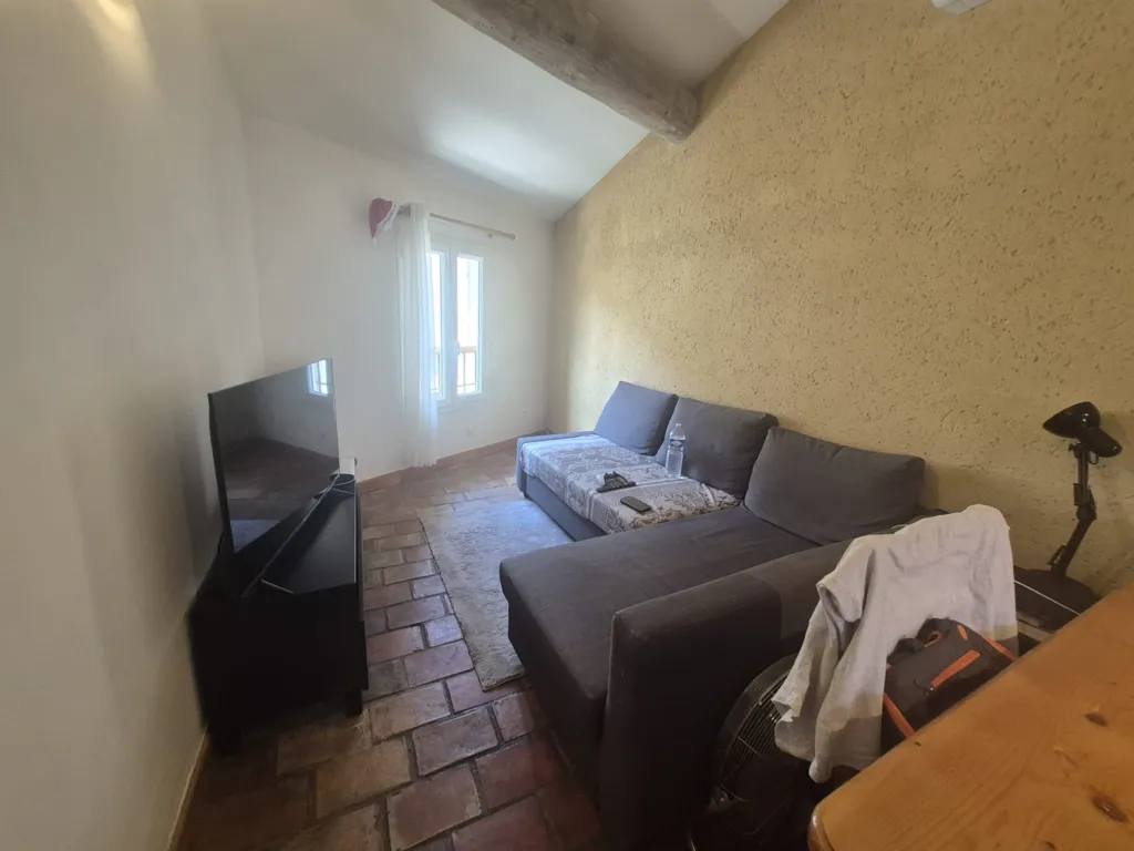 Elutuba - Charming Village House with Garage in Eyragues
