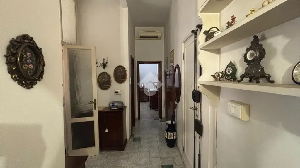 Esik - Apartment with Balcony in Pontedera
