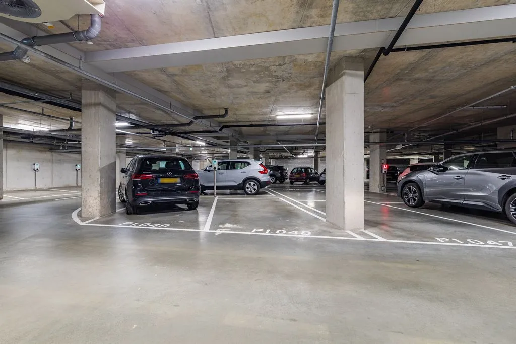 Garage - Luxury Apartment with Park View in Maastricht