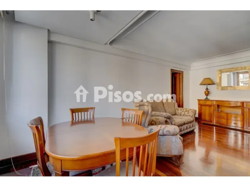Söögituba - Furnished Flat with Balcony in Donostia