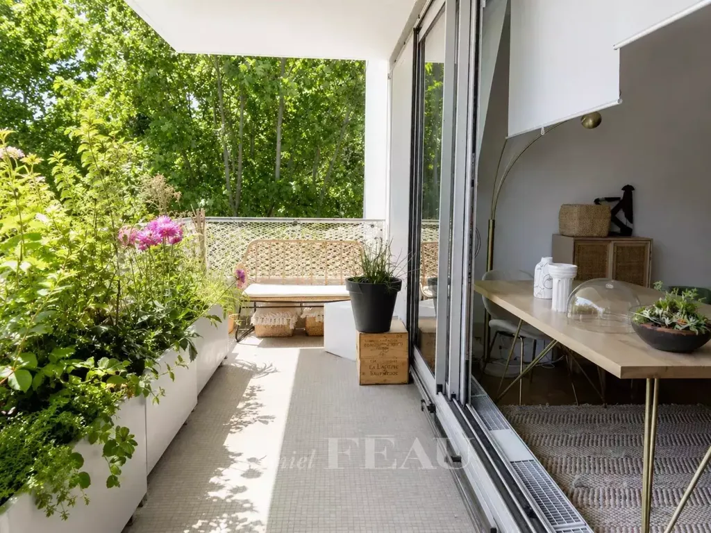 Terrass - Renovated 3-Bed Flat with Balcony in Rueil-Malmaison