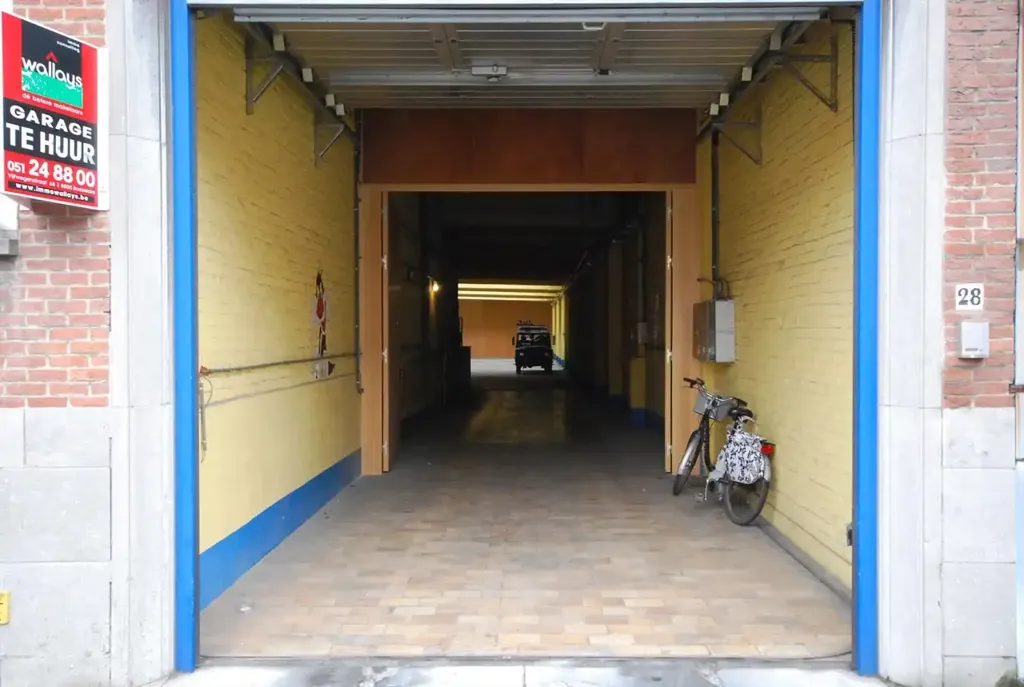 Garaaž - Parking Space in Central Standplaats