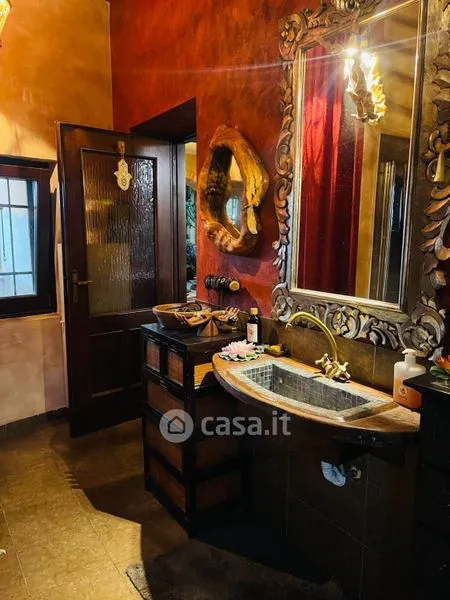Salles de bain - Rustic Villa with Garden in Cremona