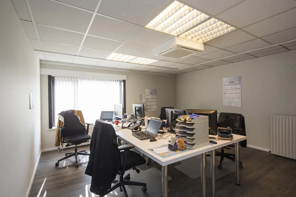 Kabinet - Office Building with Parking in Harelbeke