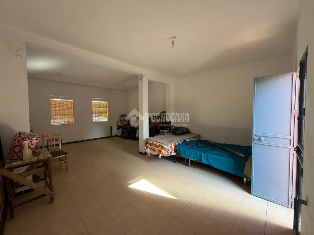 Chambres - Adosado with Reform Potential in Torreblanca