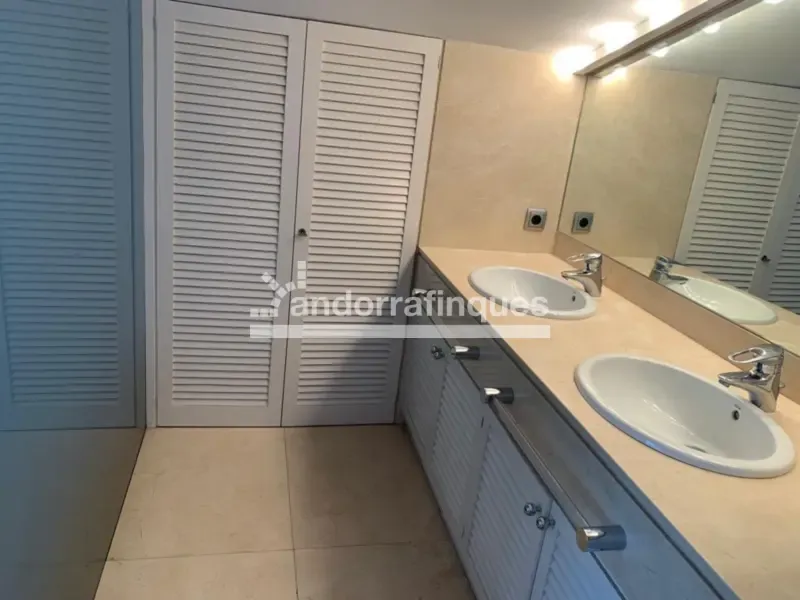 Salles de bain - Luxury Chalet with Pool in Urbanisation Berà