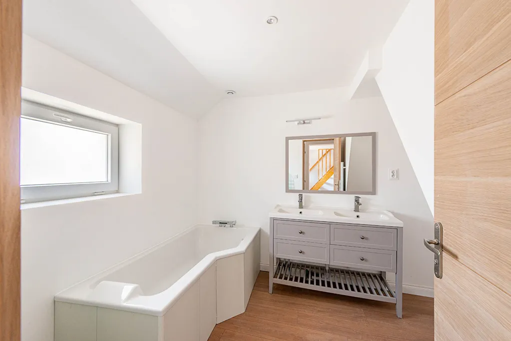 Salles de bain - Maison de Caractère avec Terrasse à Onnaing