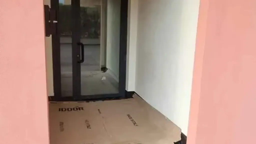 hallway_entrance