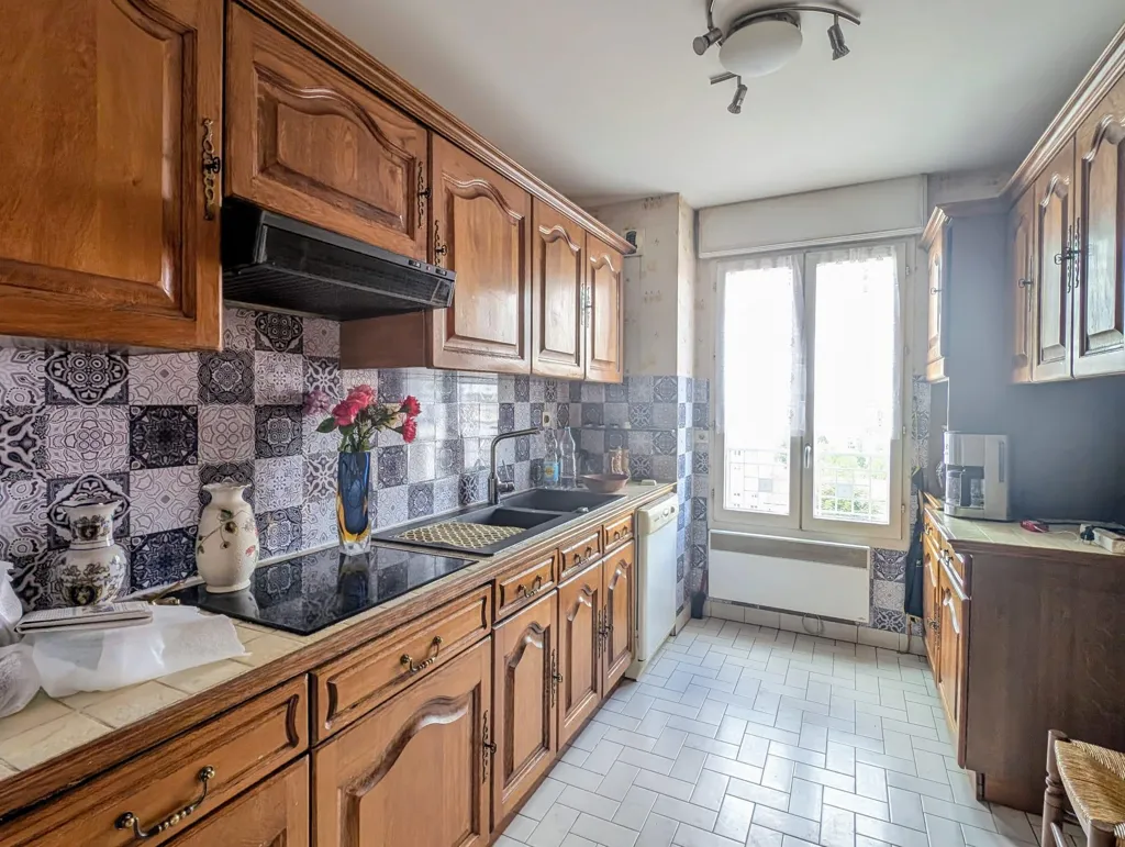 Cuisine - Appartement T4 avec Vue Panoramique au Dernier Étage à Saint-Étienne
