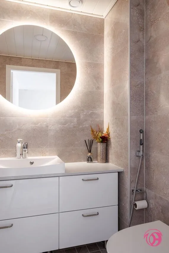 Salles de bain - Modernised Apartment with Balcony in Martinlaakso