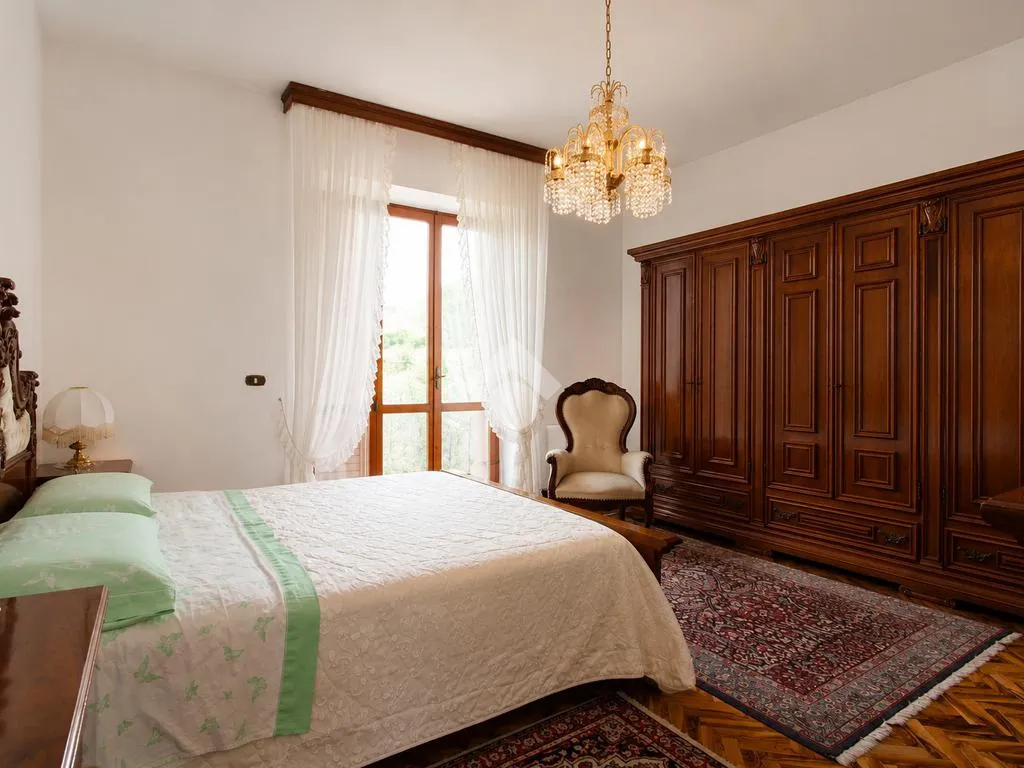 Camere da letto - Villa indipendente con giardino a Osimo