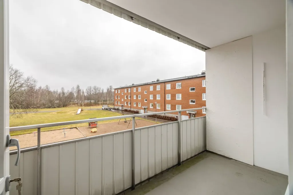 Rõdu - Apartment with South-Facing Balcony in Grums