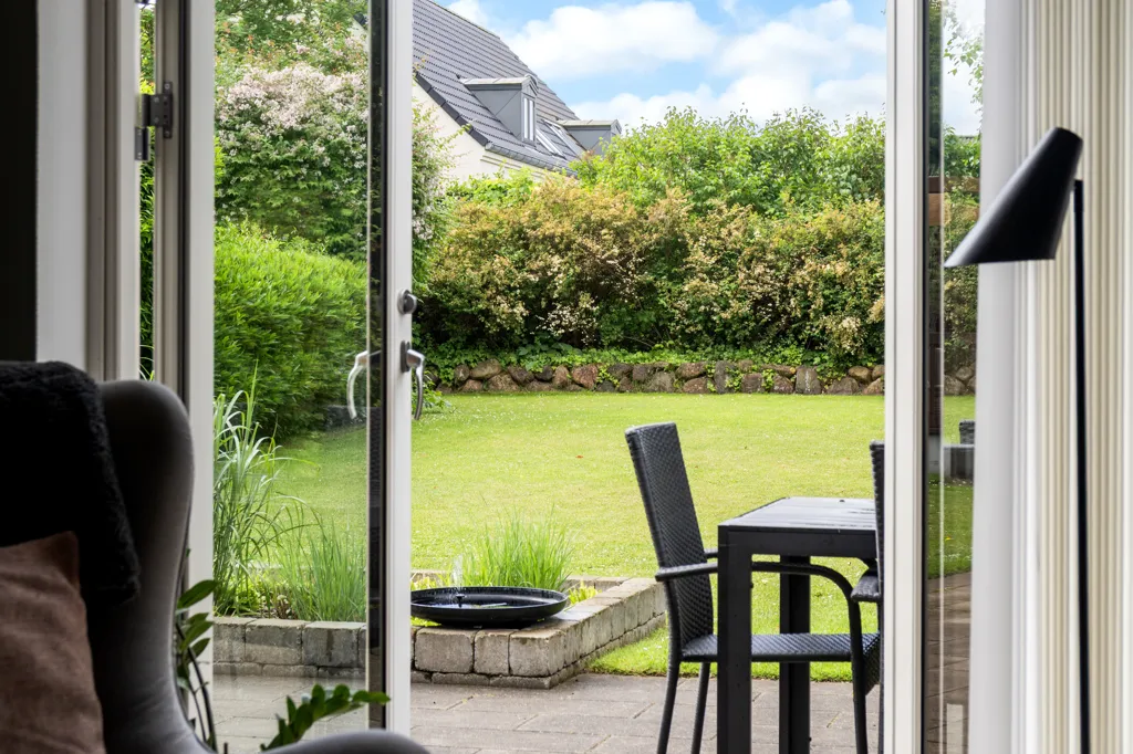 Terrazza - Villa with Park-like Garden in Ishøj