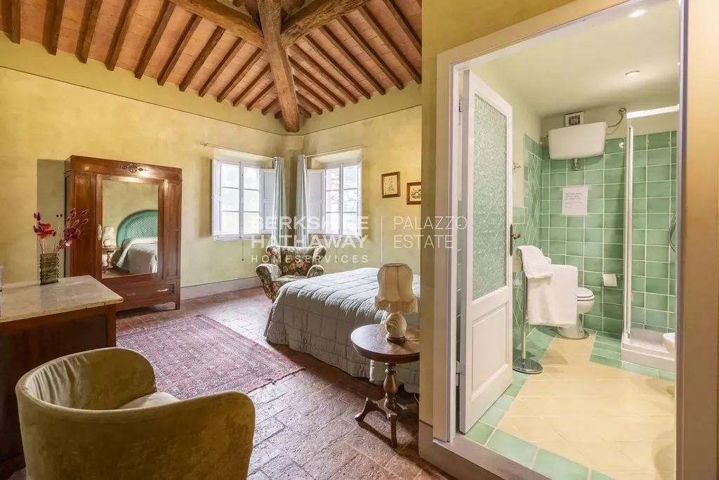 18th Century Villa with Pools in Palaia